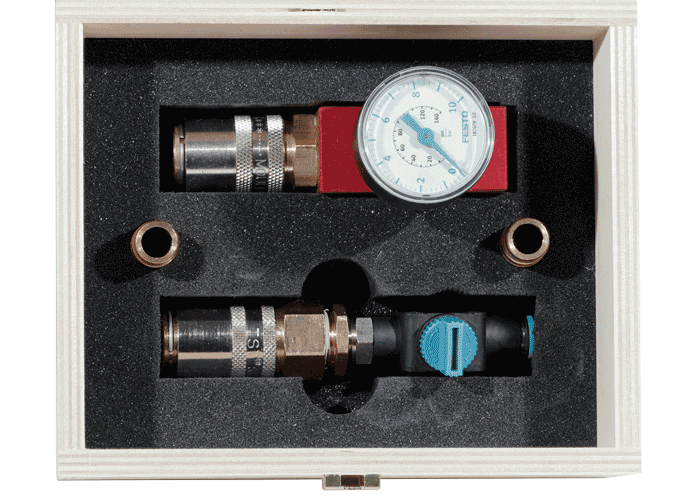 Scope of delivery leakage test in practical wooden box